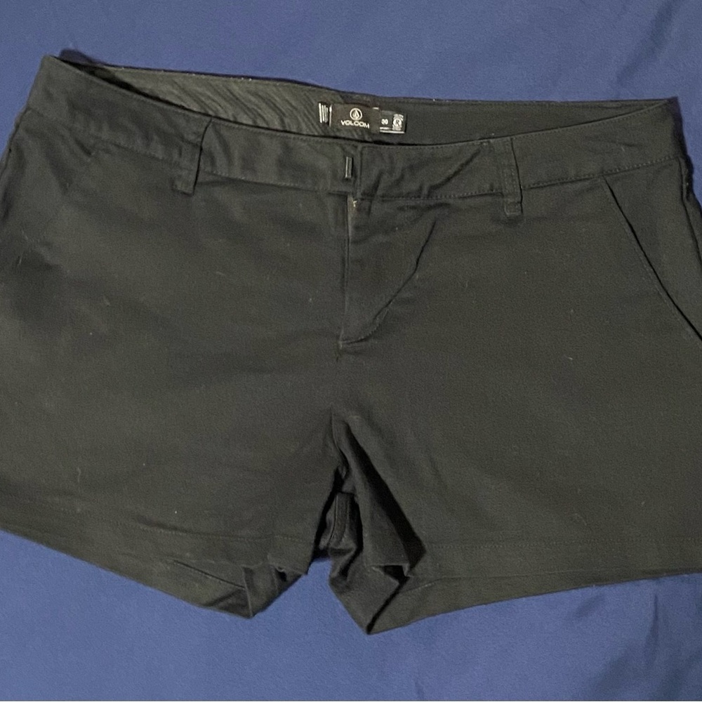 Volcom women chino shorts black size 30